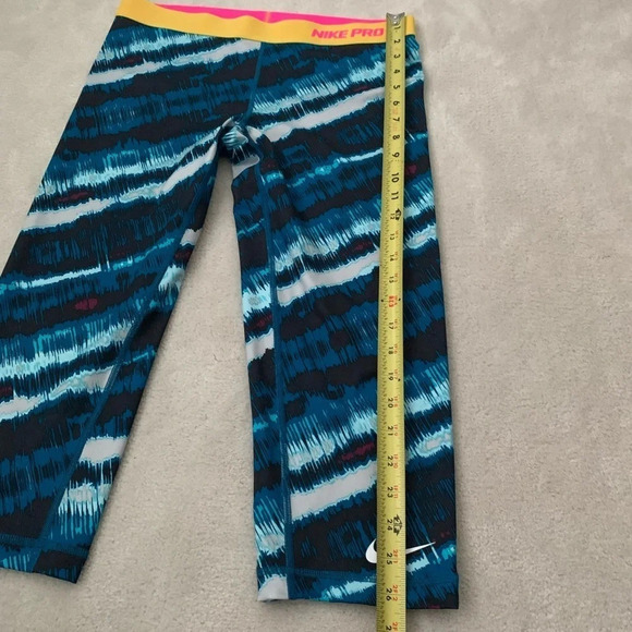 Nike PRO Dri -Fit - Fitted capris, L - Picture 7 of 14